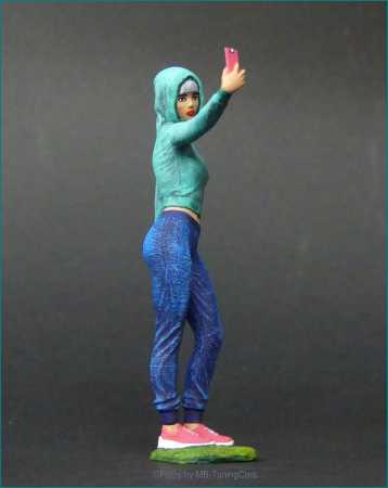 1:18 Selfie Girl - Handmade - 3D - Unique -